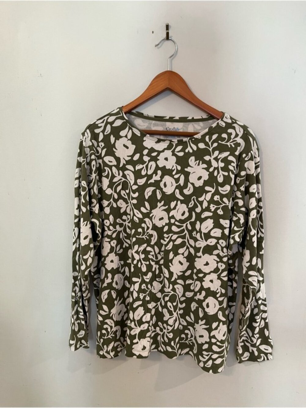 croft & barrow Olive and White Floral Long-Sleeve Tee